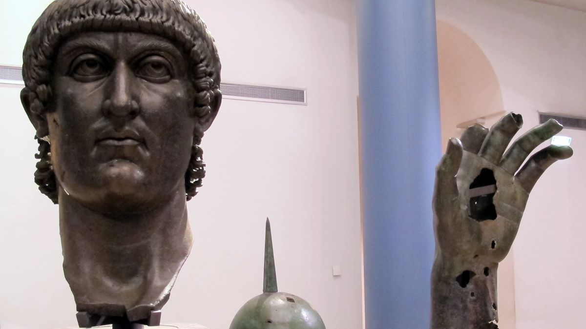Gigantické římské soše se po půl tisíciletí vrátil ukazováček